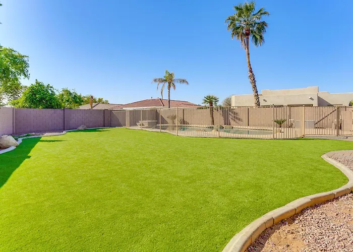 Holiday home Private Pool + Patio: Desert Abode In Goodyear